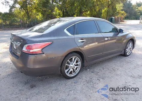 2014 Nissan Altima 2.5 Sv z USA, uszkodzony, nr VIN 1N4AL3AP3EN246355